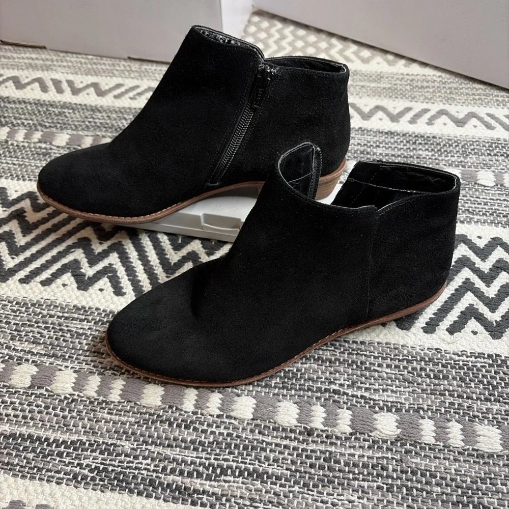 Gianni Bini Black Suede Ankle Booties Women’s 6.5 Side Zip Low Heel
